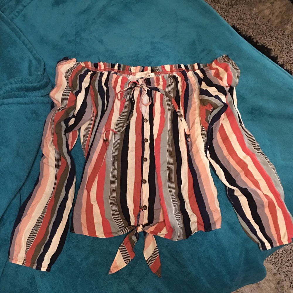 Rewind off the shoulder crop tie top
